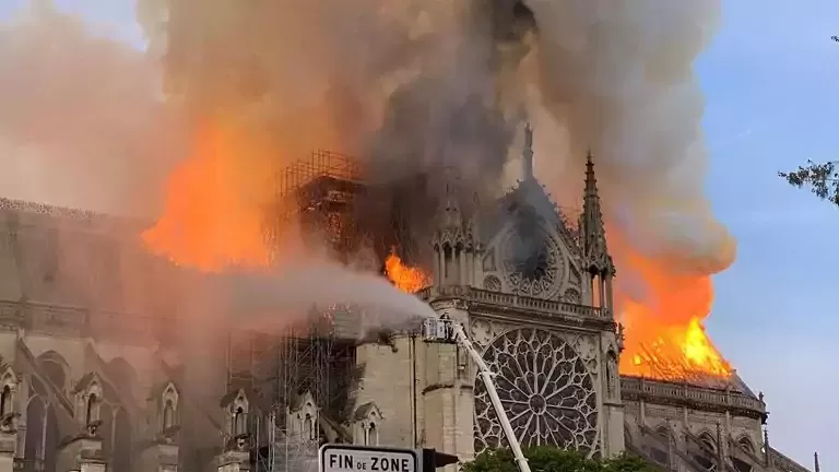 notre dame on fire  Image of notre dame on fire
